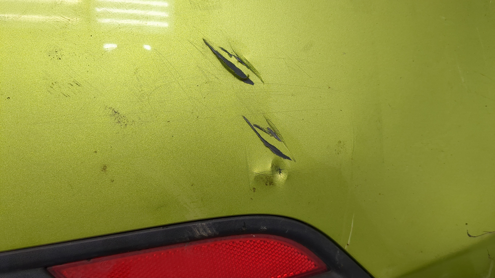 Бампер задний