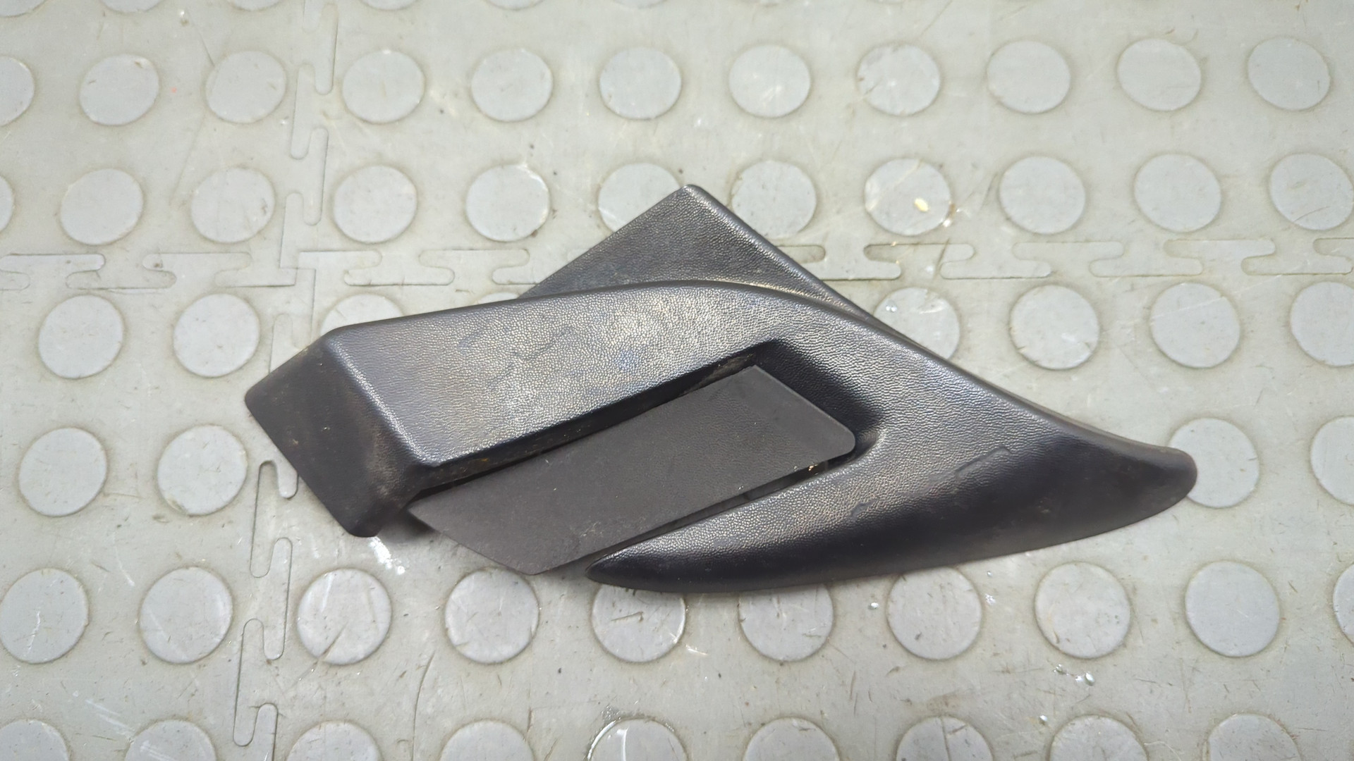 Молдинг лобового стекла