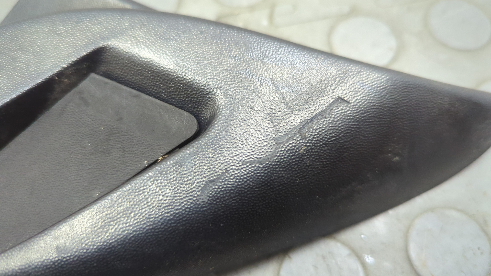 Молдинг лобового стекла