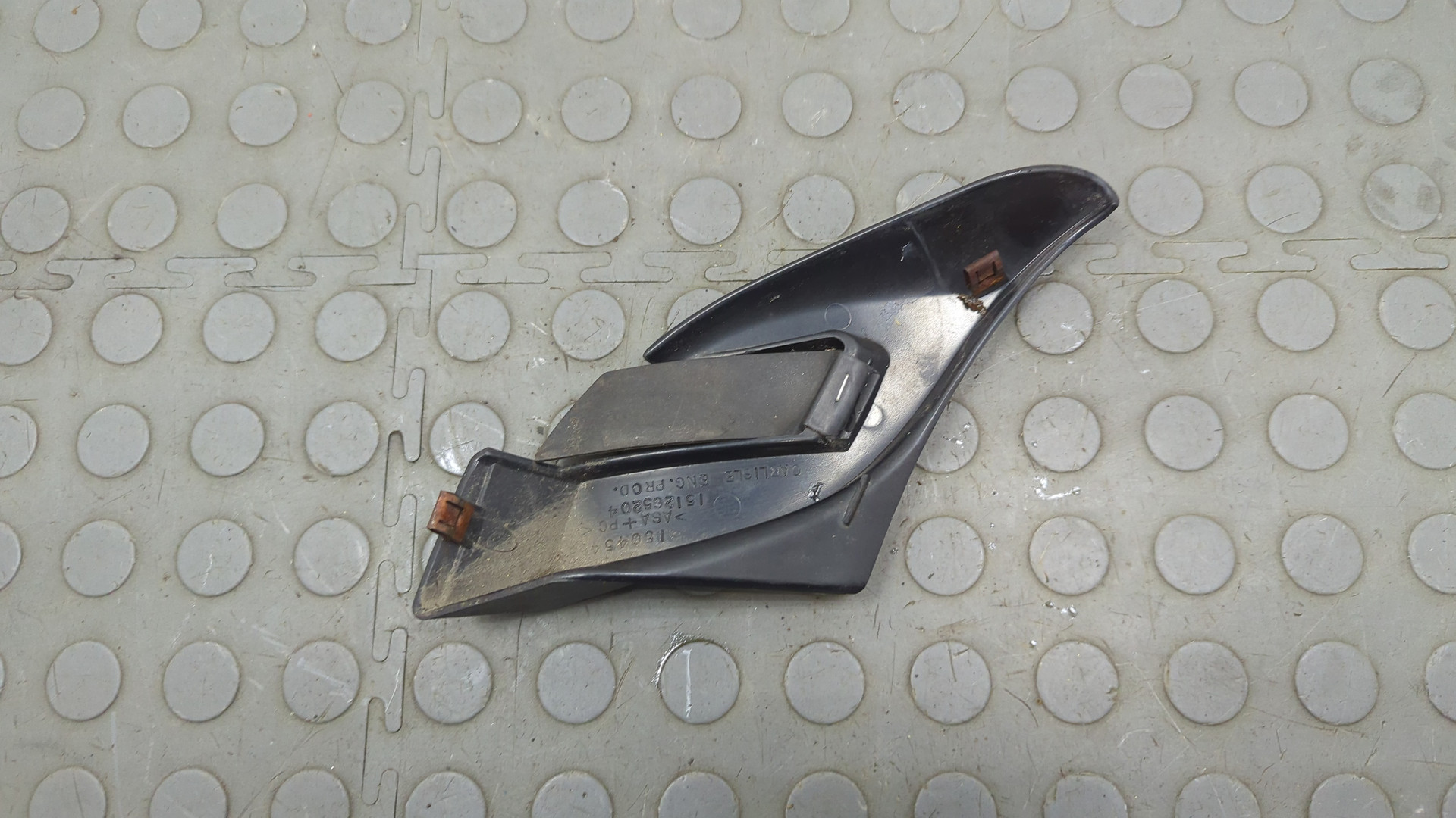 Молдинг лобового стекла