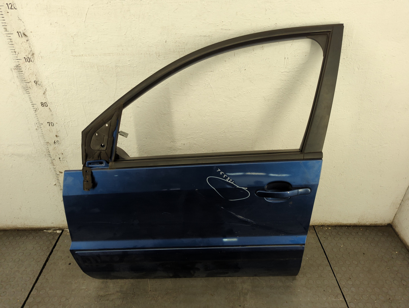 Дверь передняя левая