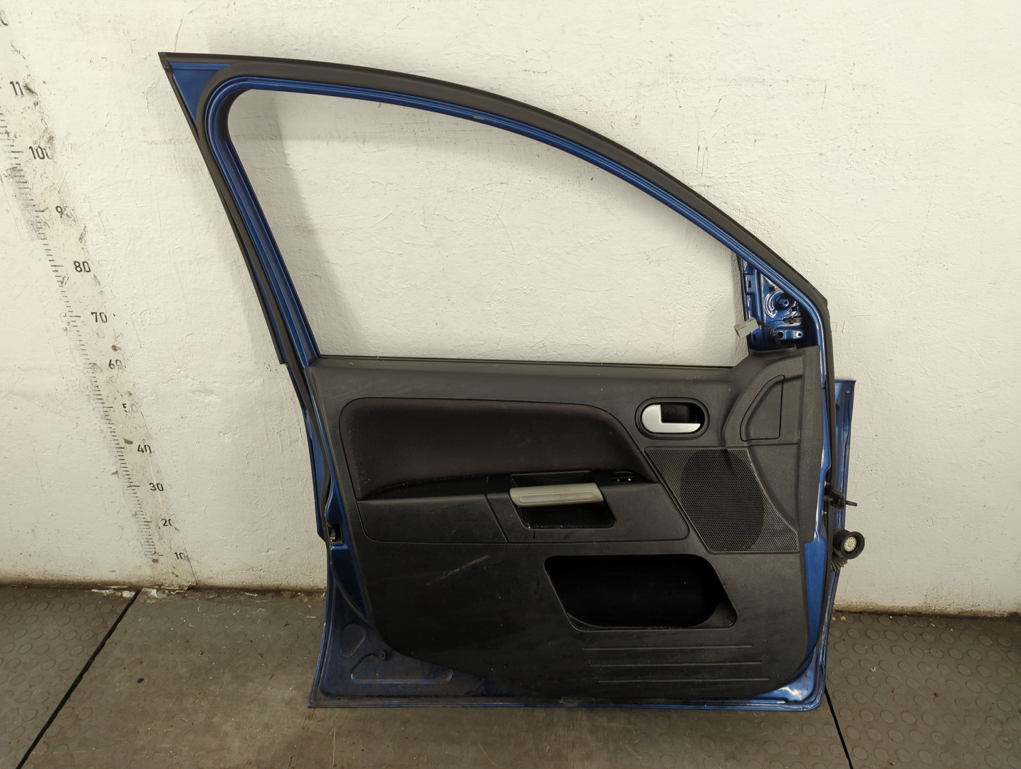 Дверь передняя левая