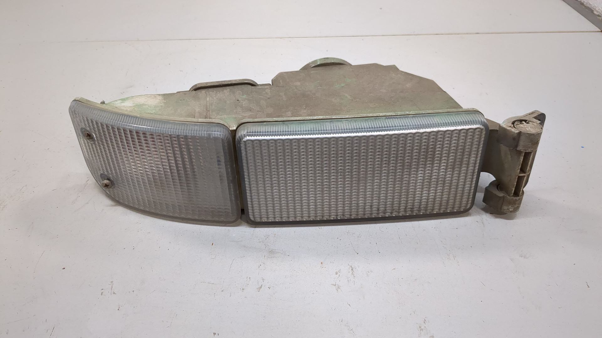 Повторитель на крыло правый