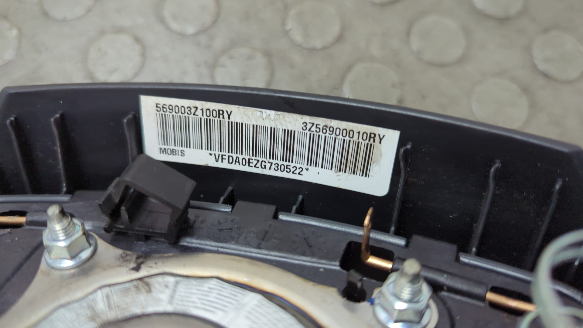 Подушка безопасности в рулевое колесо