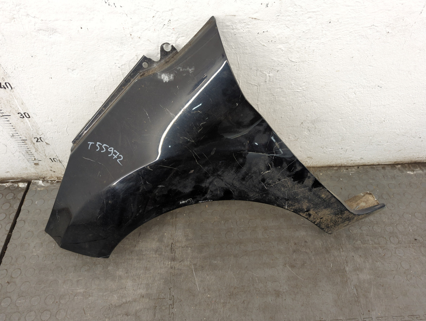 Крыло переднее левое