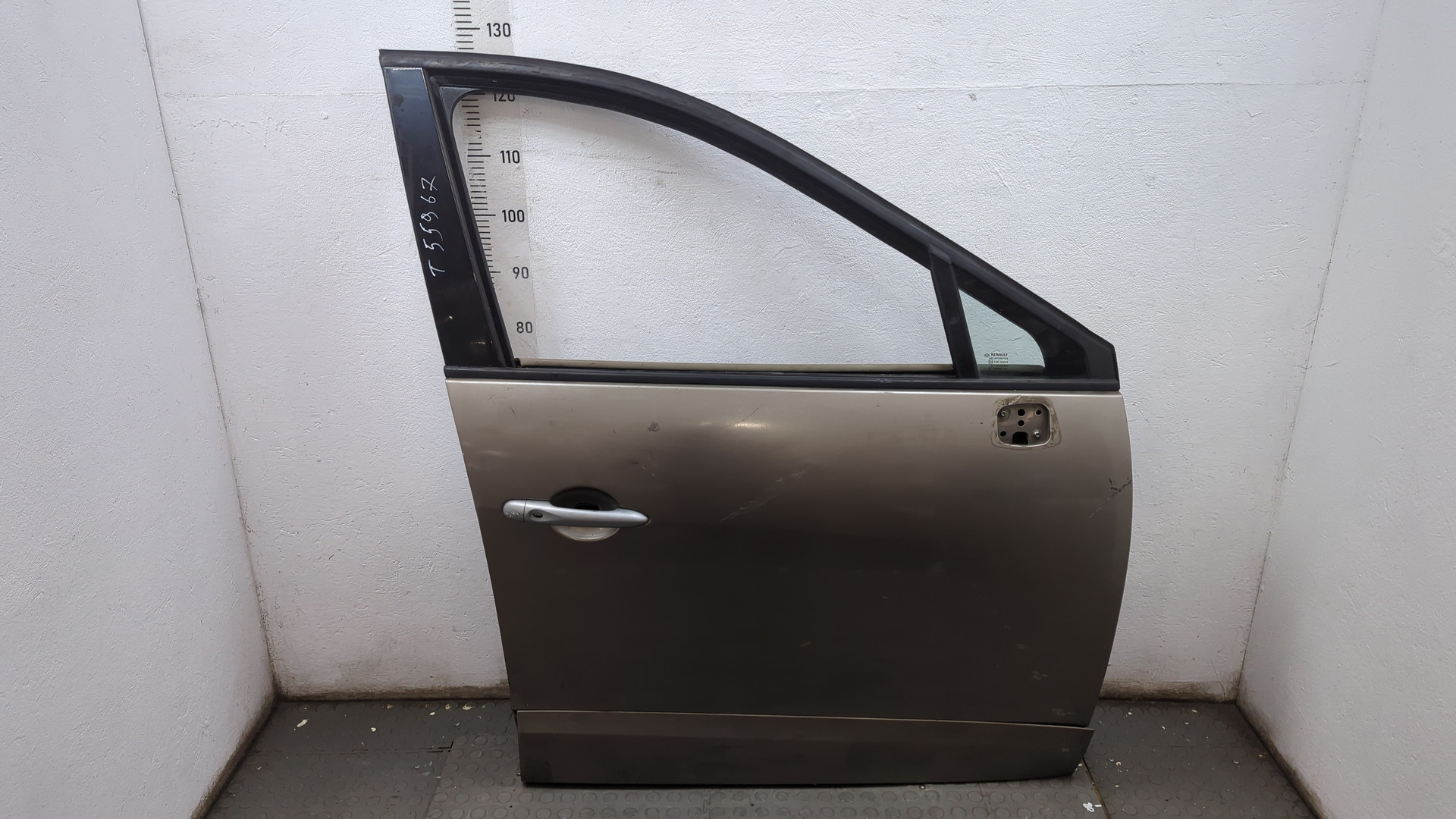 Дверь передняя правая