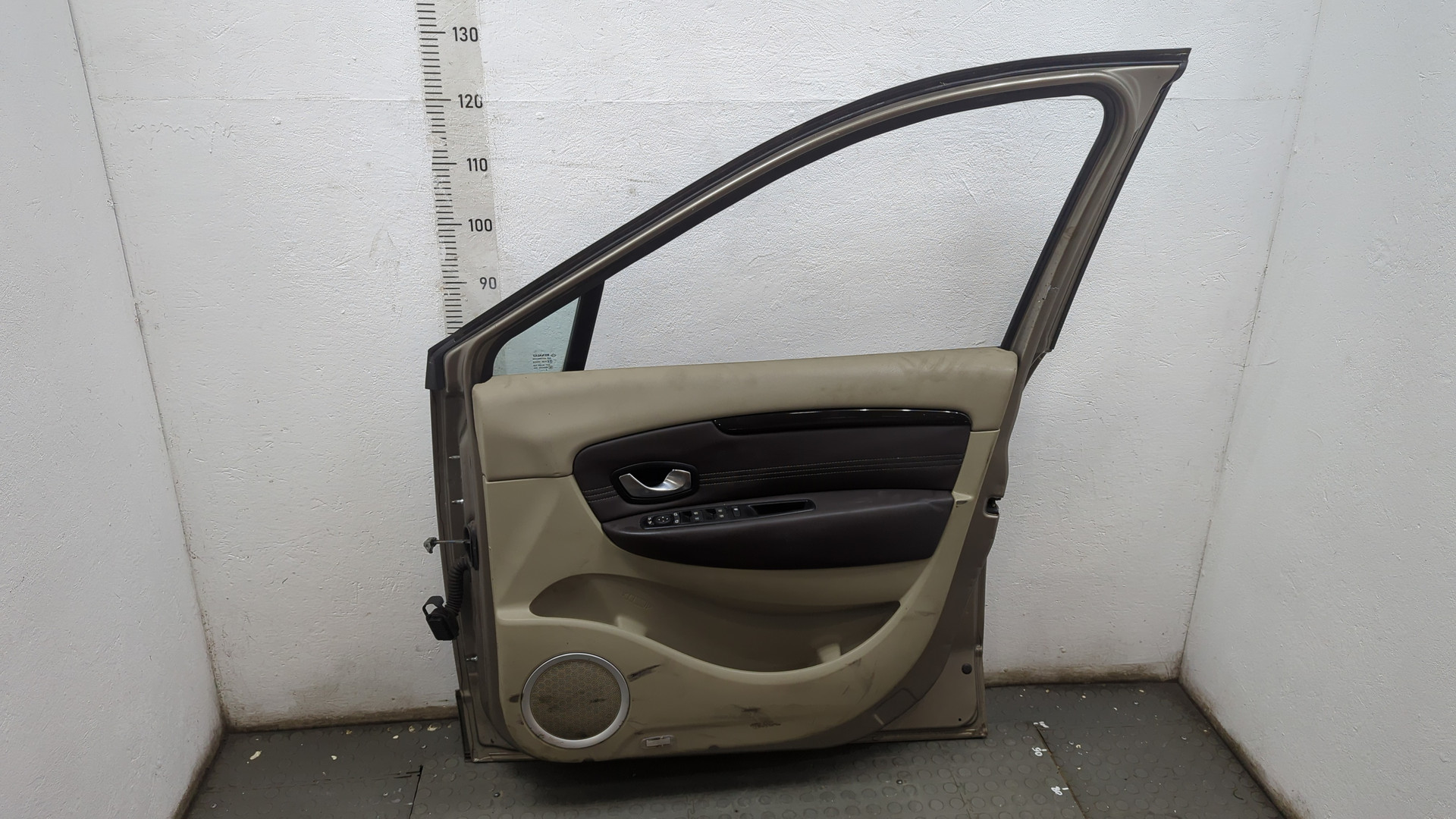 Дверь передняя правая