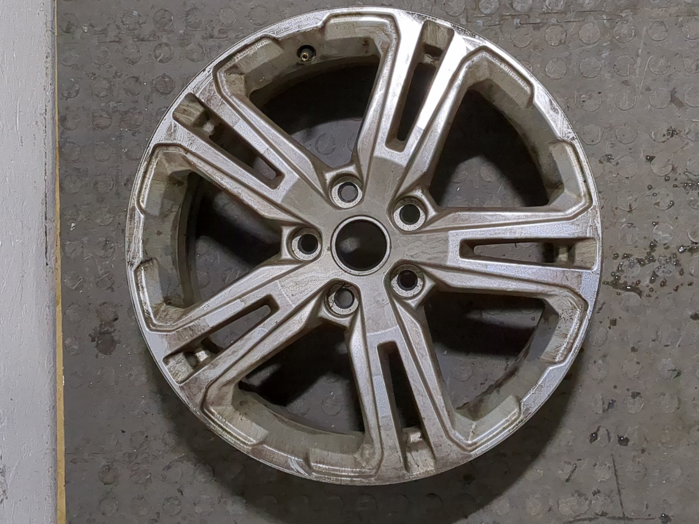 Диск колесный литой легкий сплав