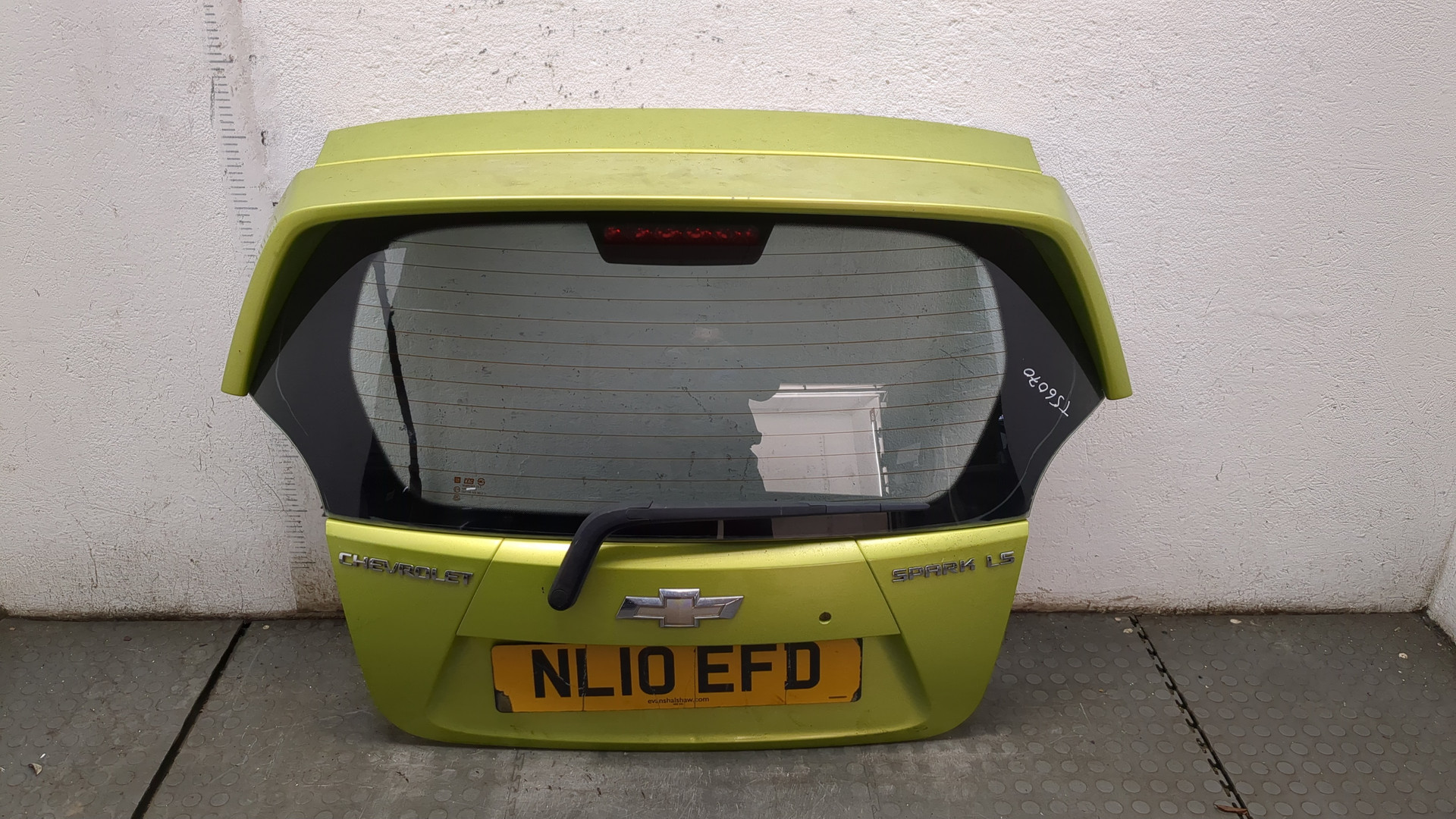 Дверь багажника