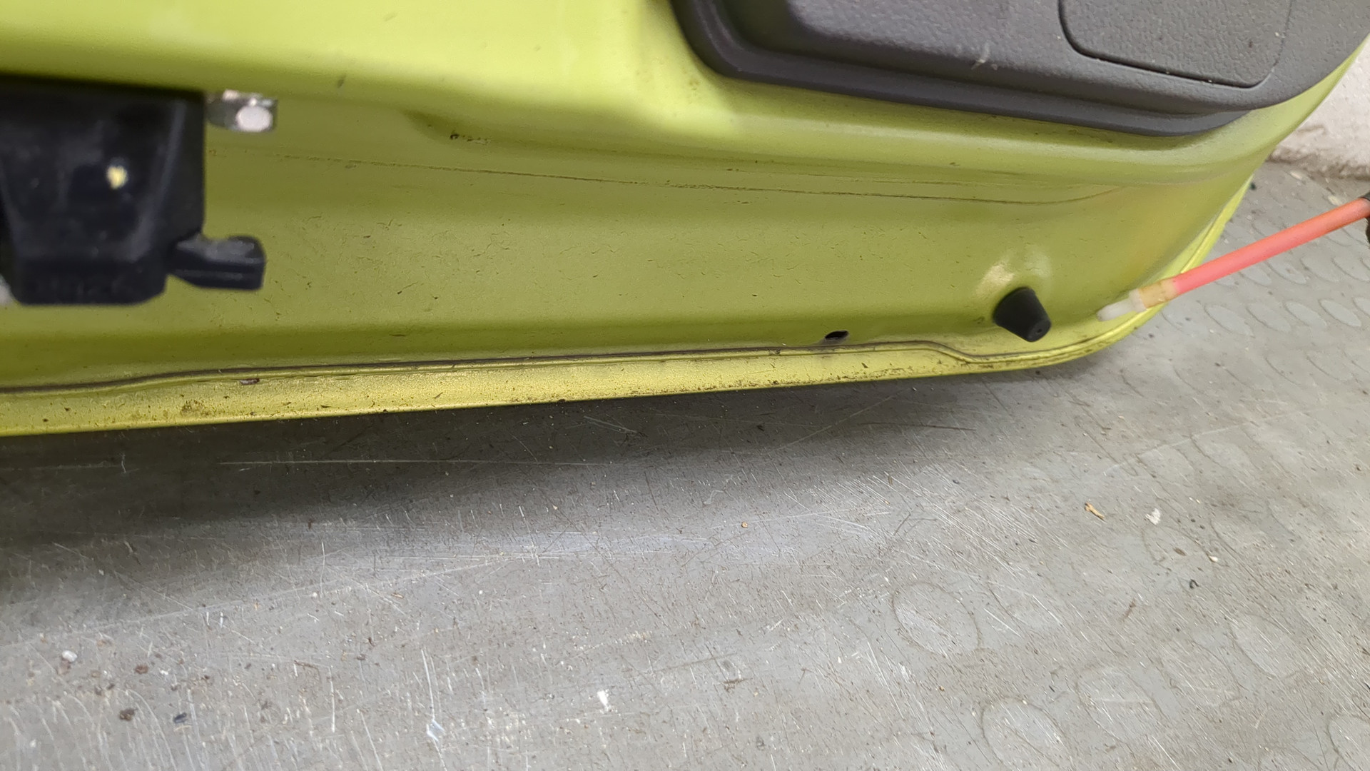 Дверь багажника