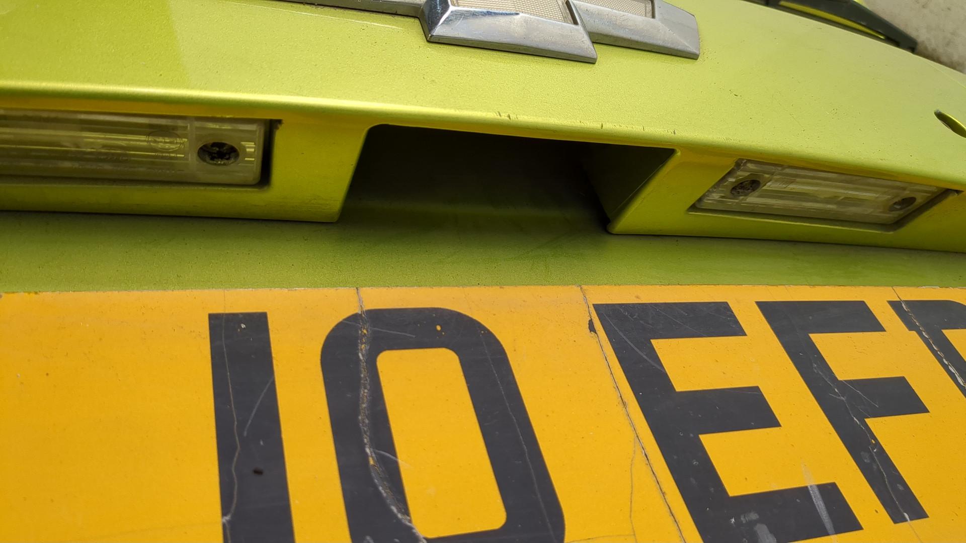 Дверь багажника