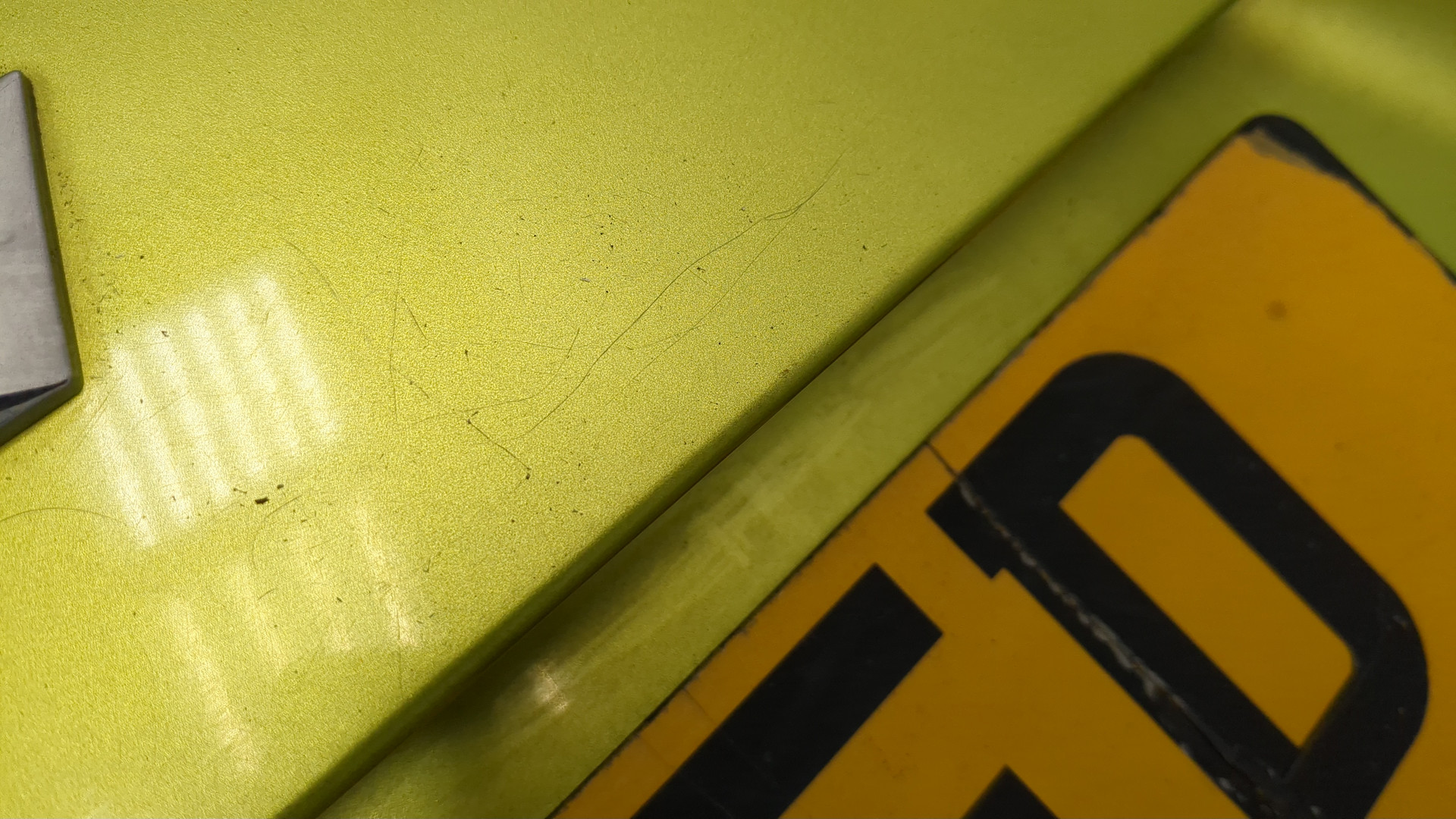 Дверь багажника