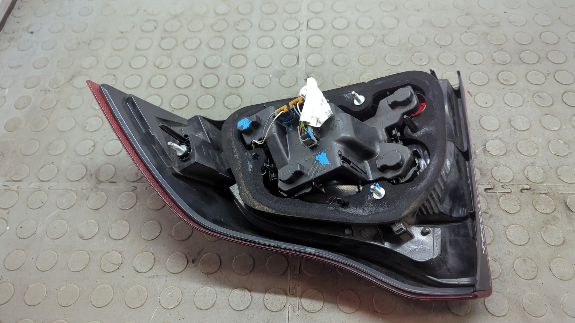 Фонарь задний левый