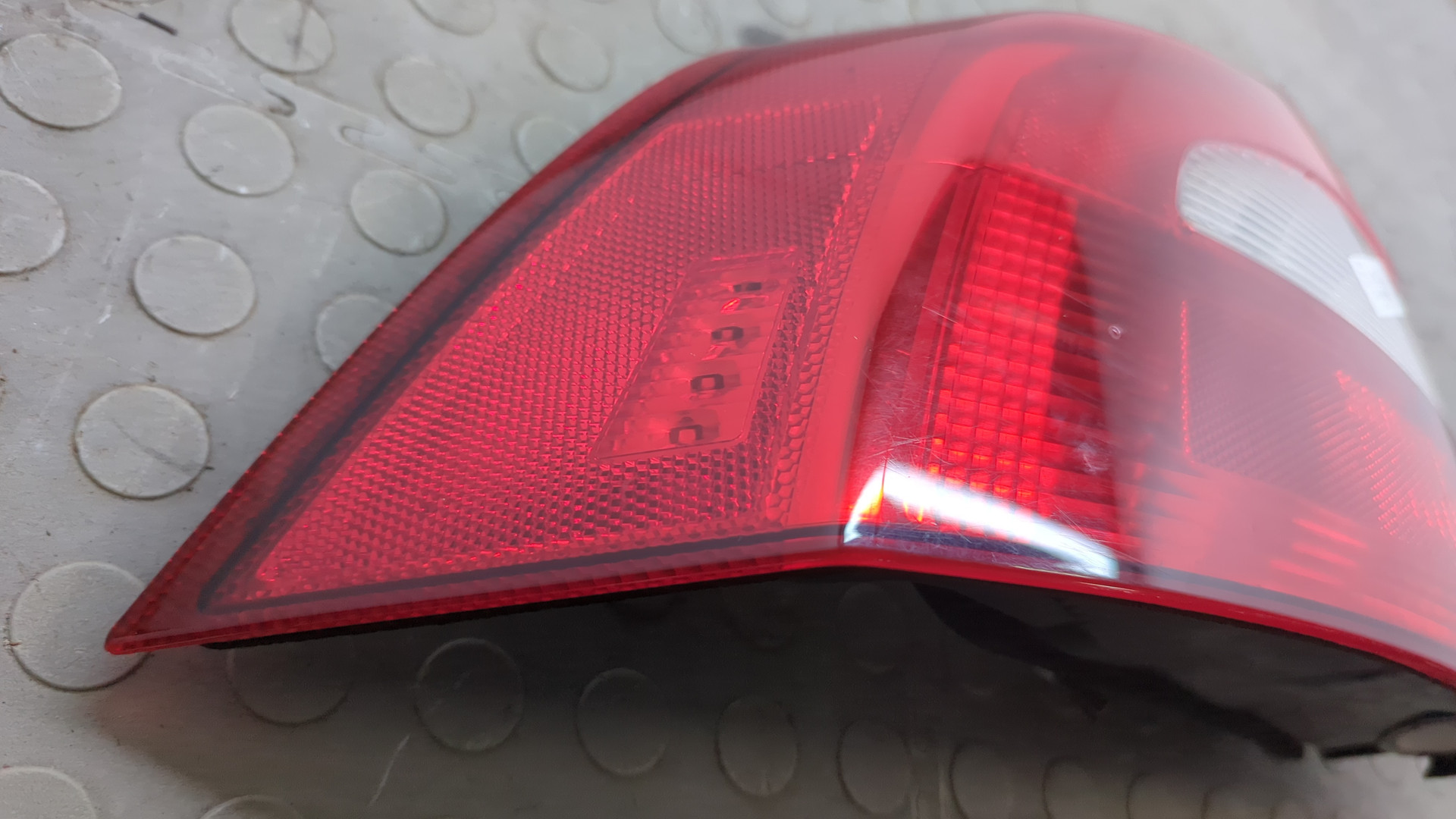 Фонарь задний левый