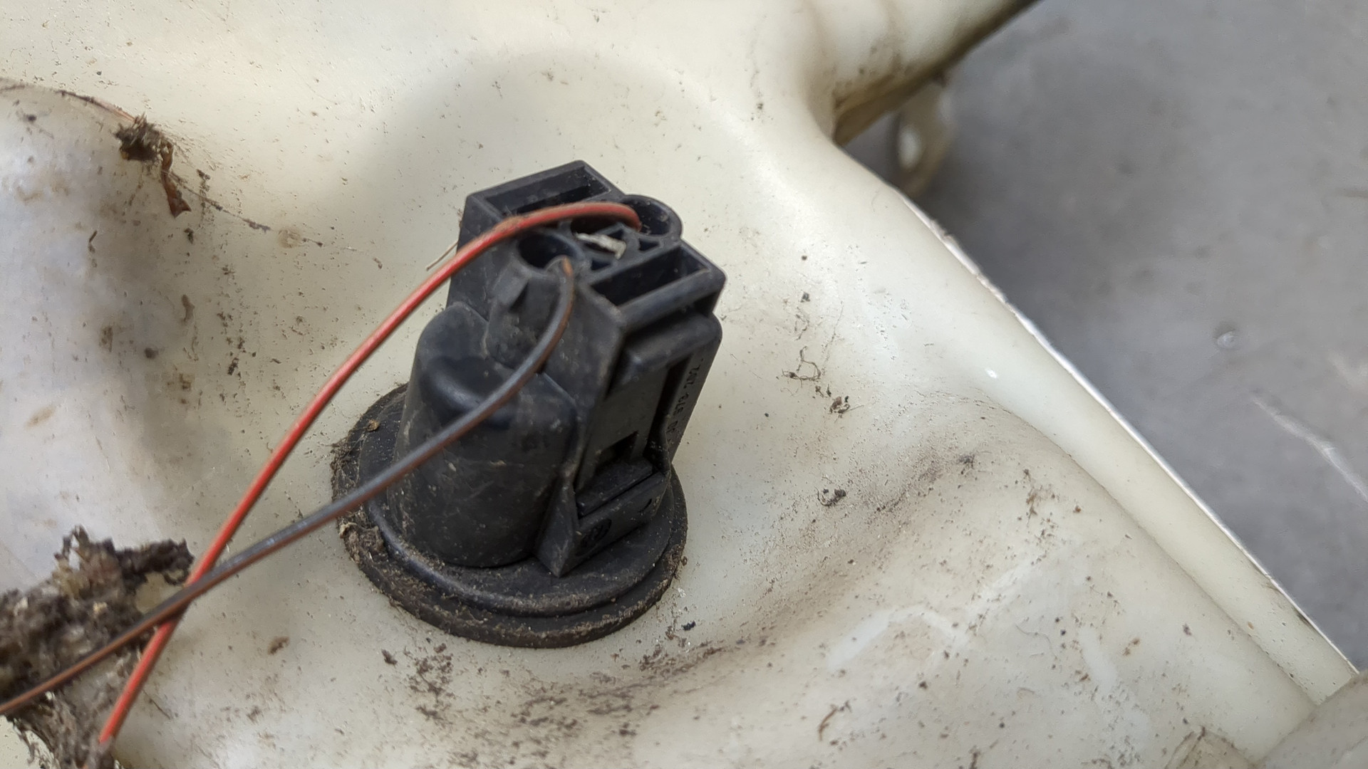 Бачок омывателя лобового стекла