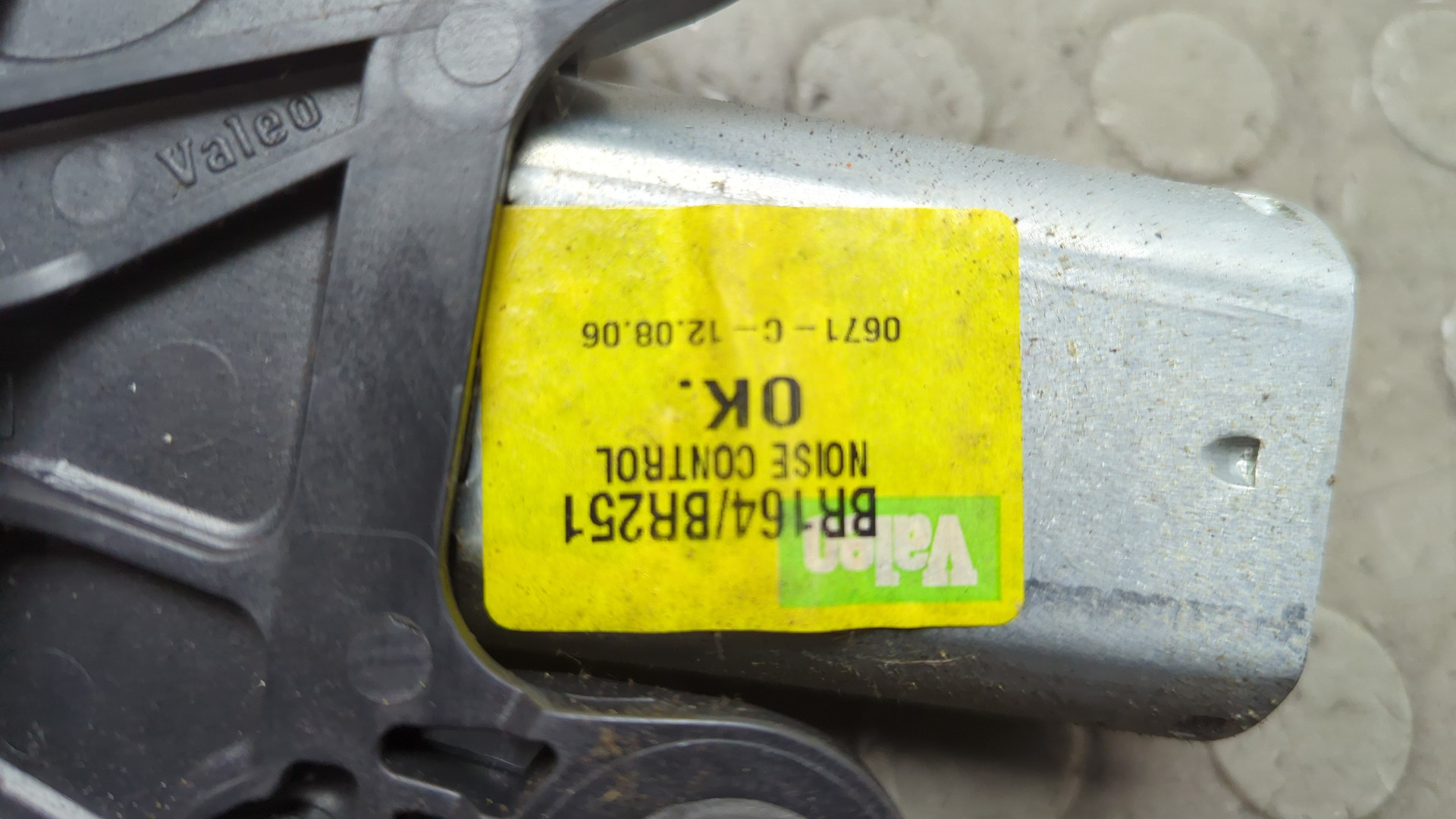 Моторчик стеклоочистителя задний