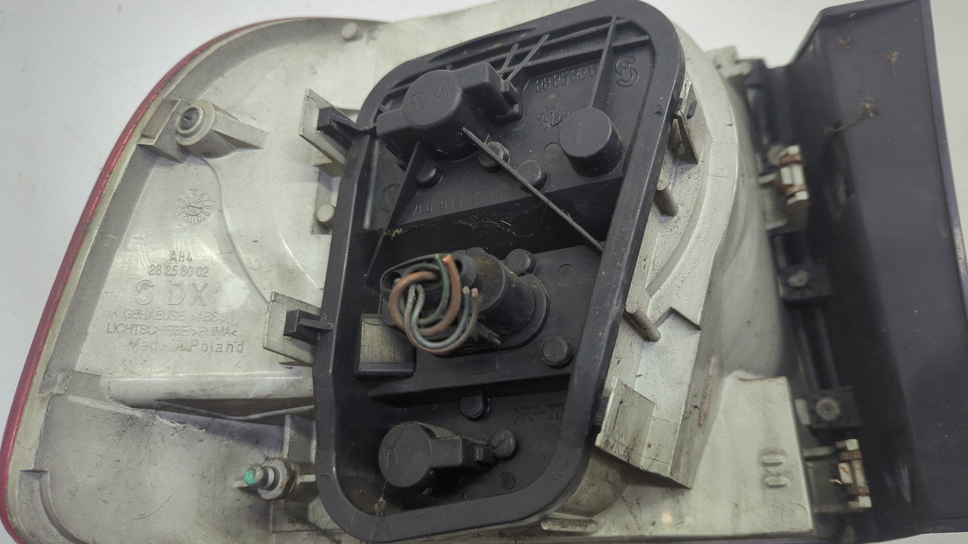 Фонарь задний правый