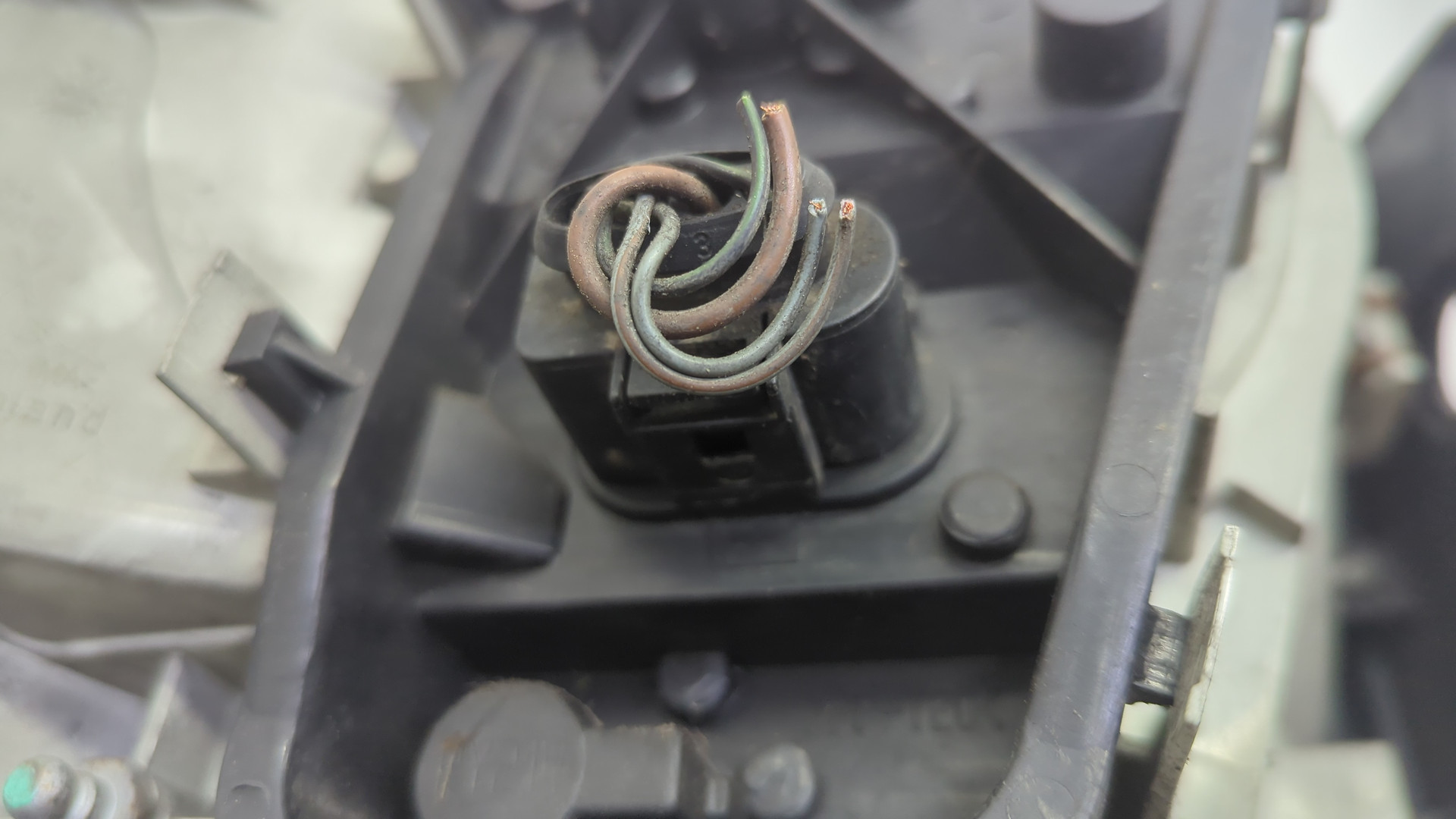 Фонарь задний правый