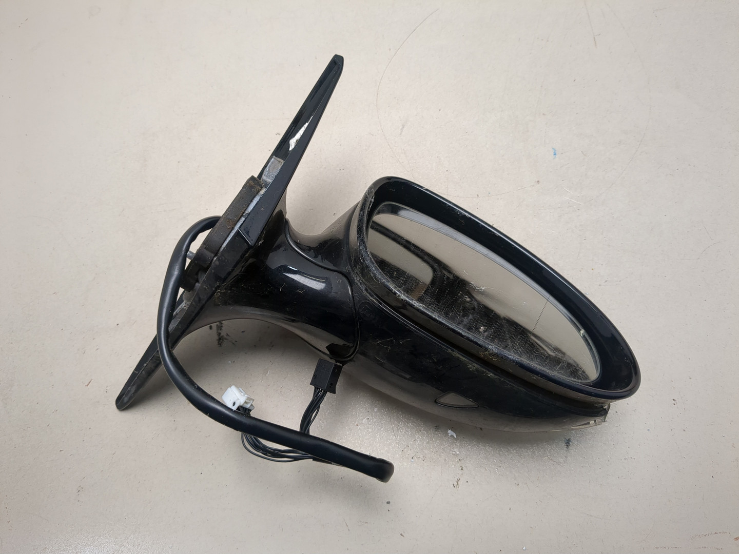 Зеркало правое электрическое