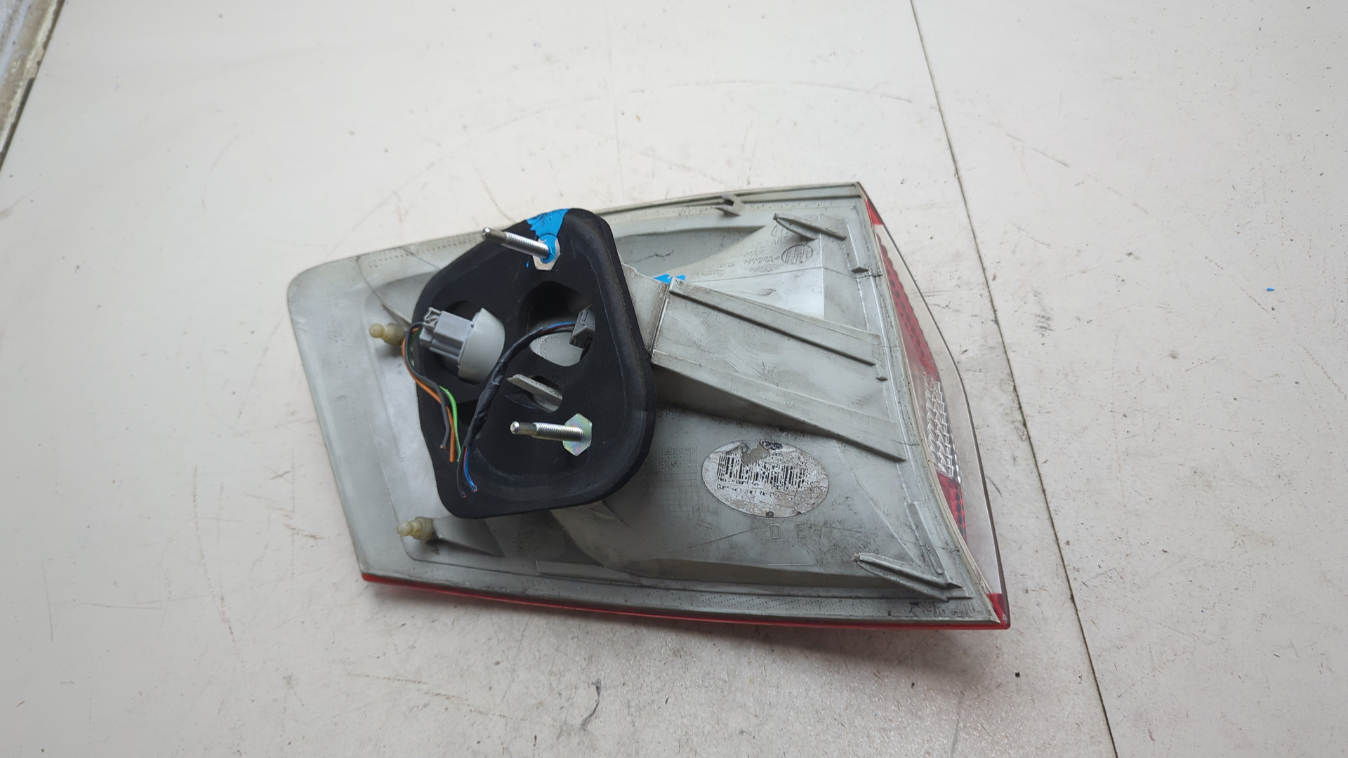 Фонарь задний правый