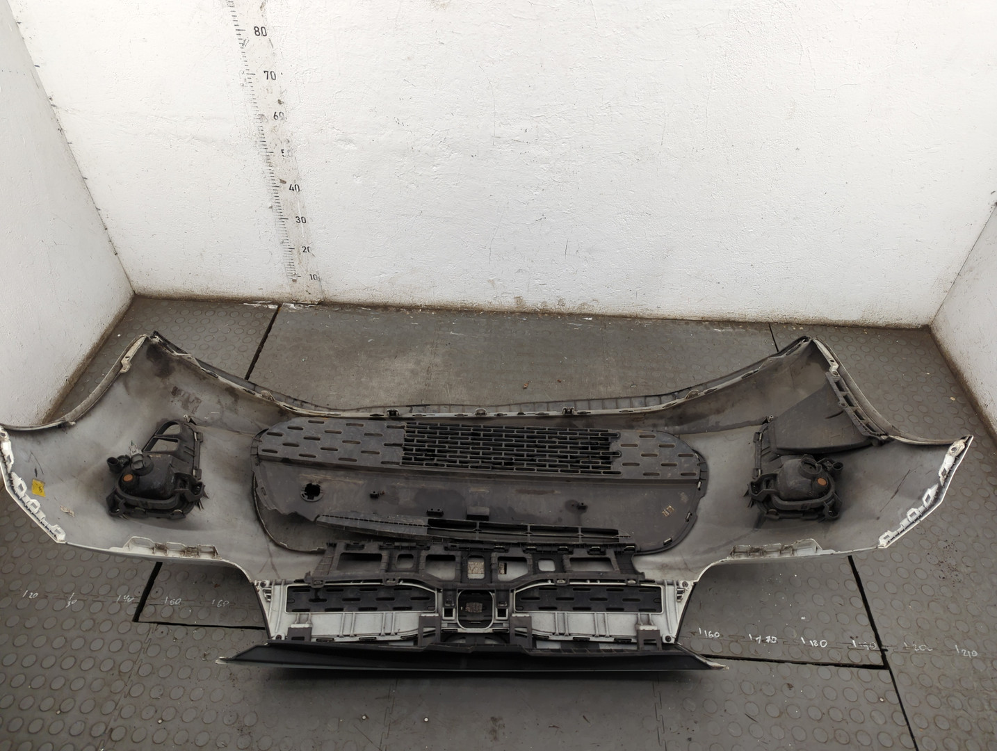 Бампер передний