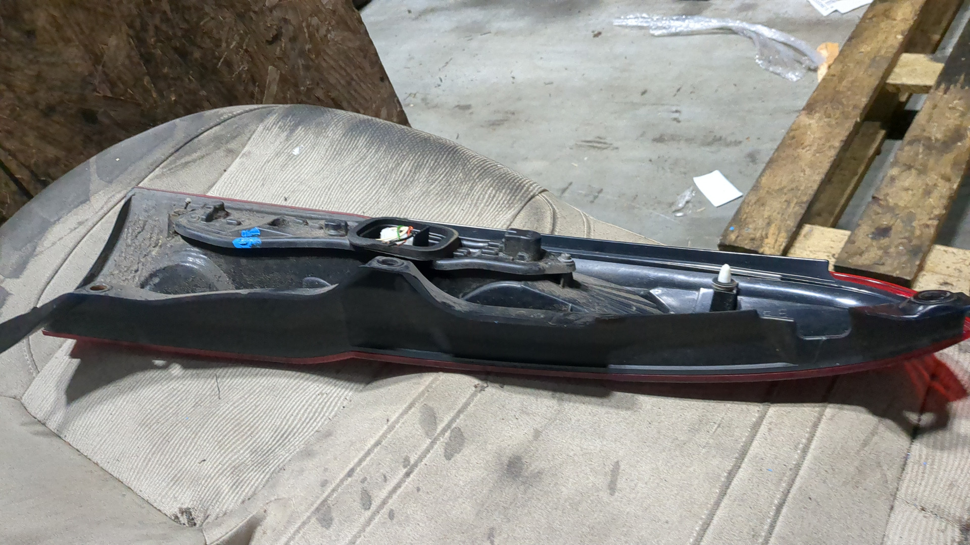 Фонарь задний правый