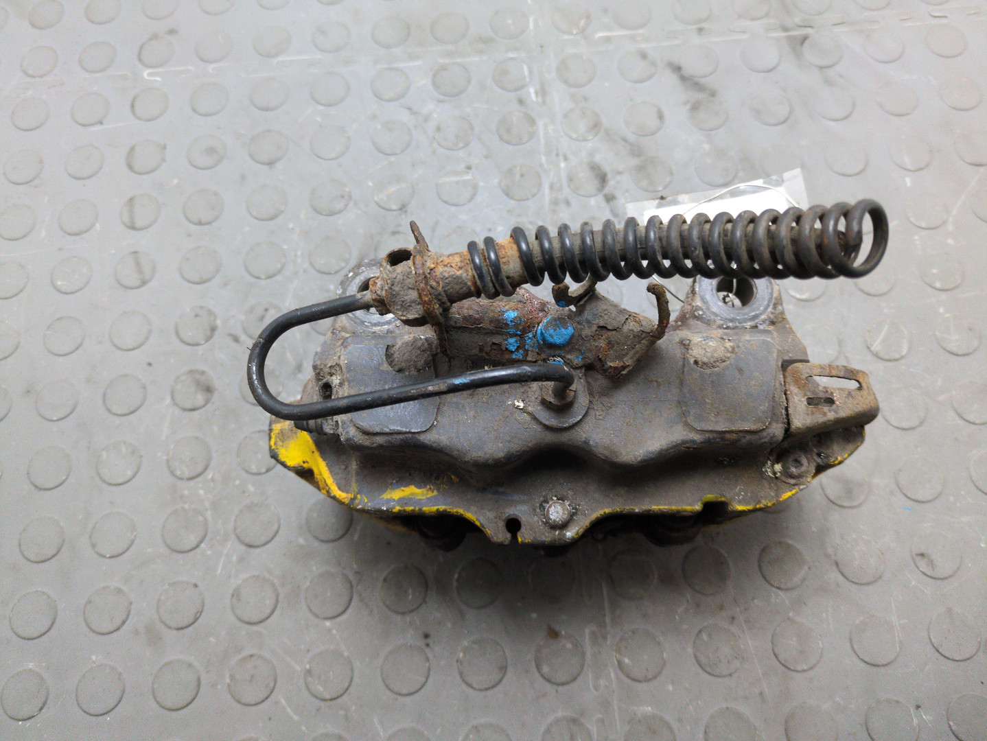 Суппорт задний правый