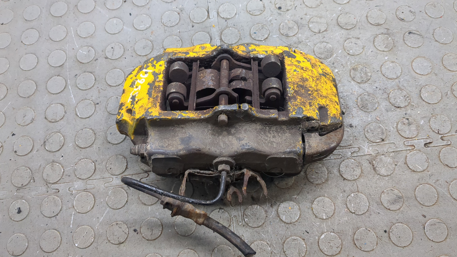 Суппорт задний левый