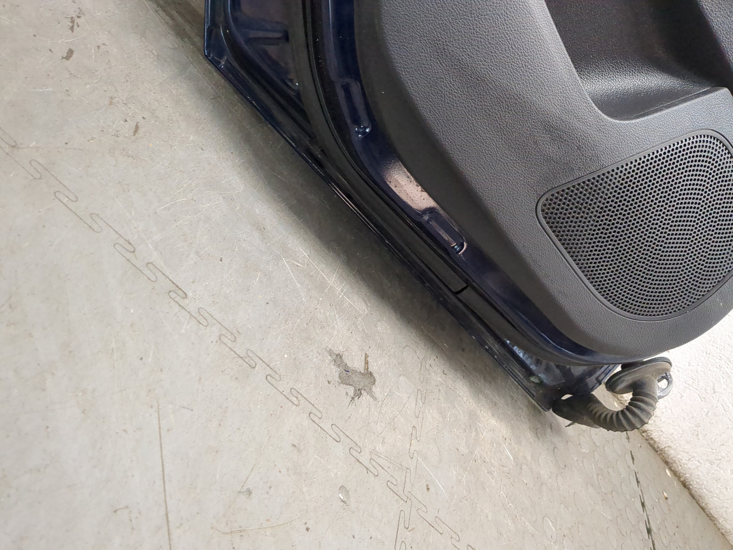 Дверь задняя левая