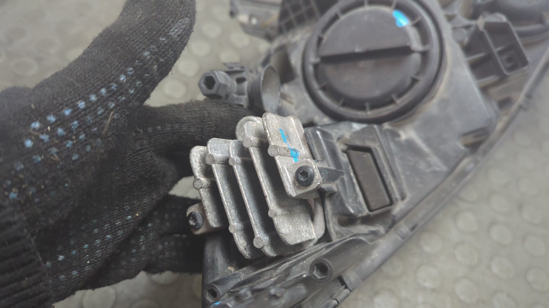 Фара правая