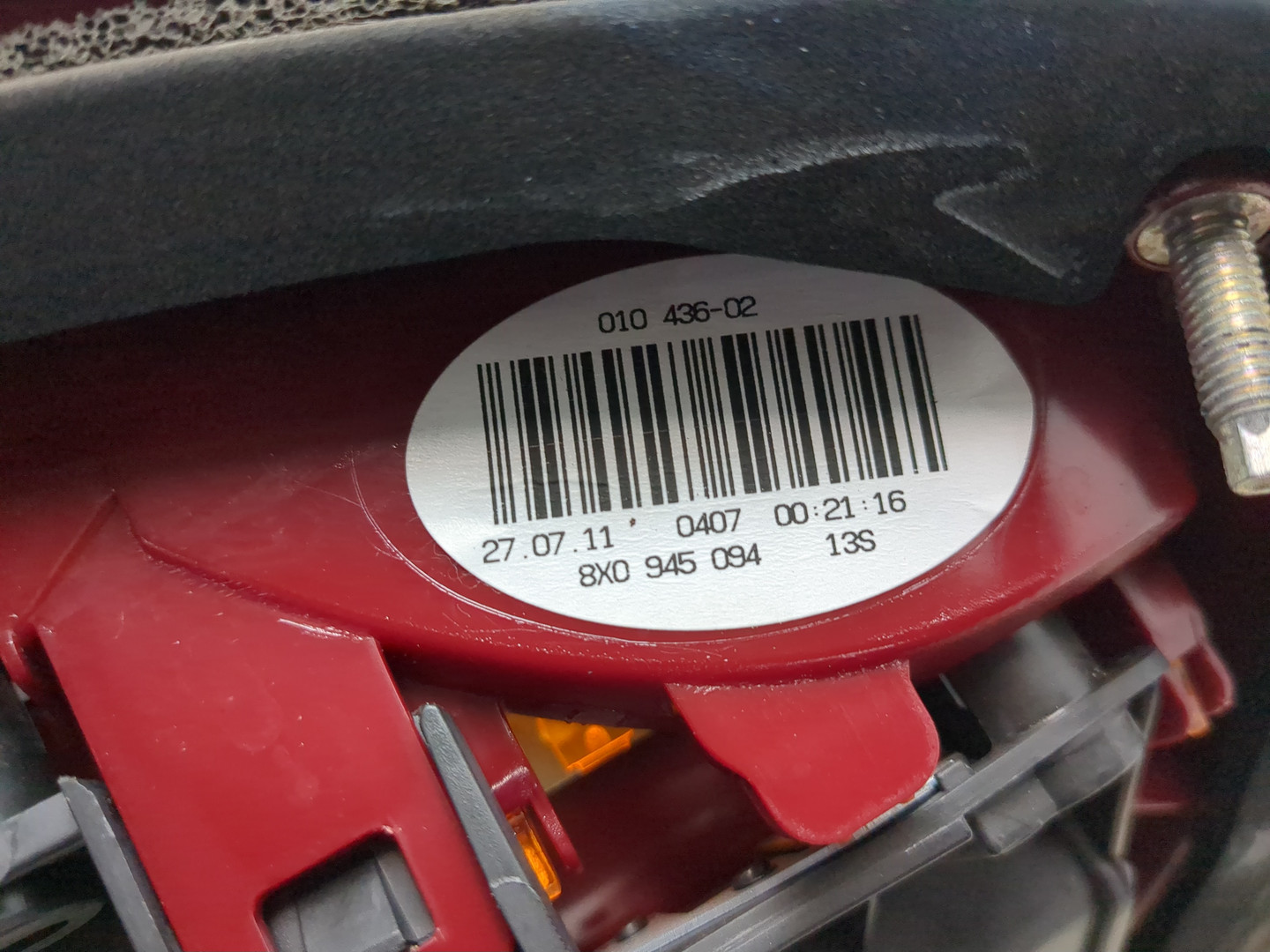 Фонарь задний внутренний правый