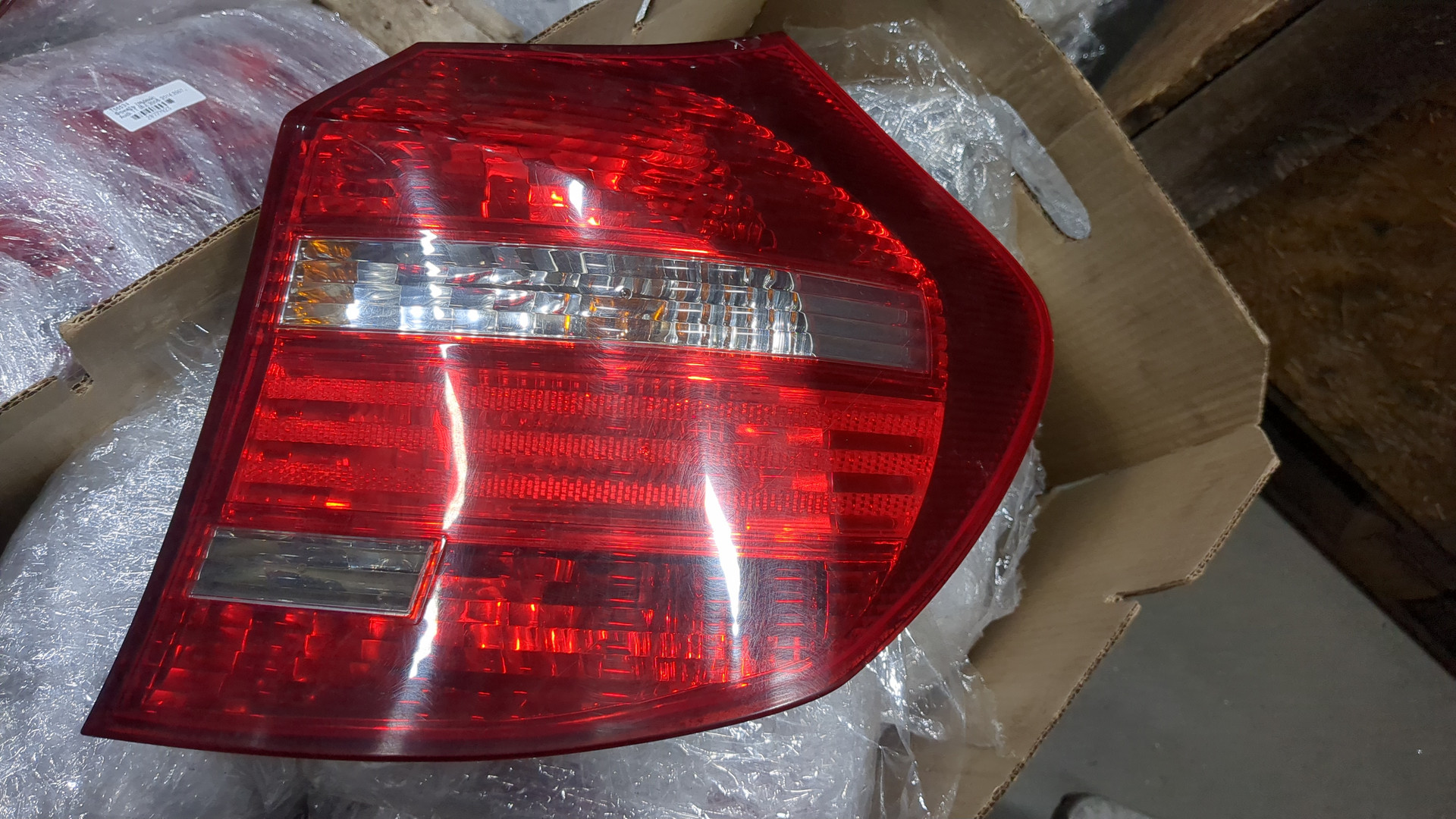 Фонарь задний правый