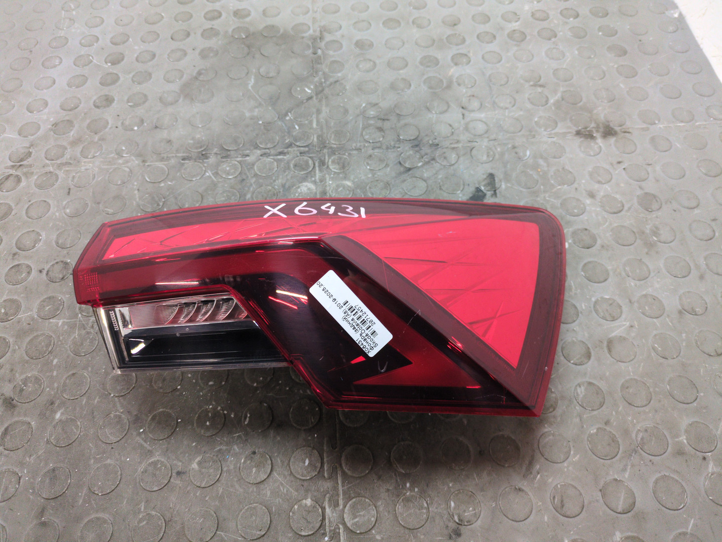 Фонарь задний правый