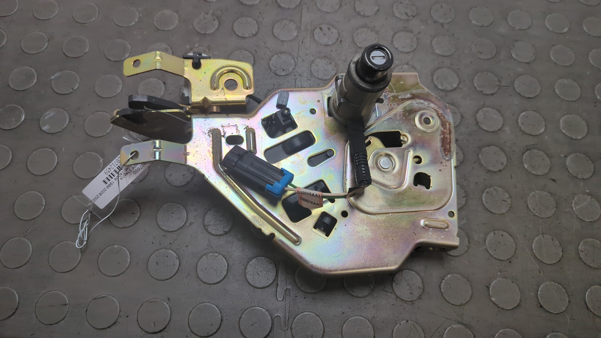 Замок бокового стекла