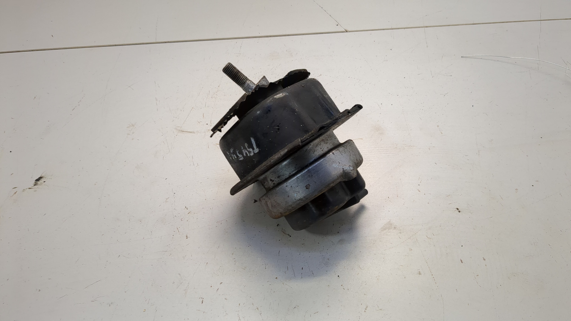 Опора двигателя