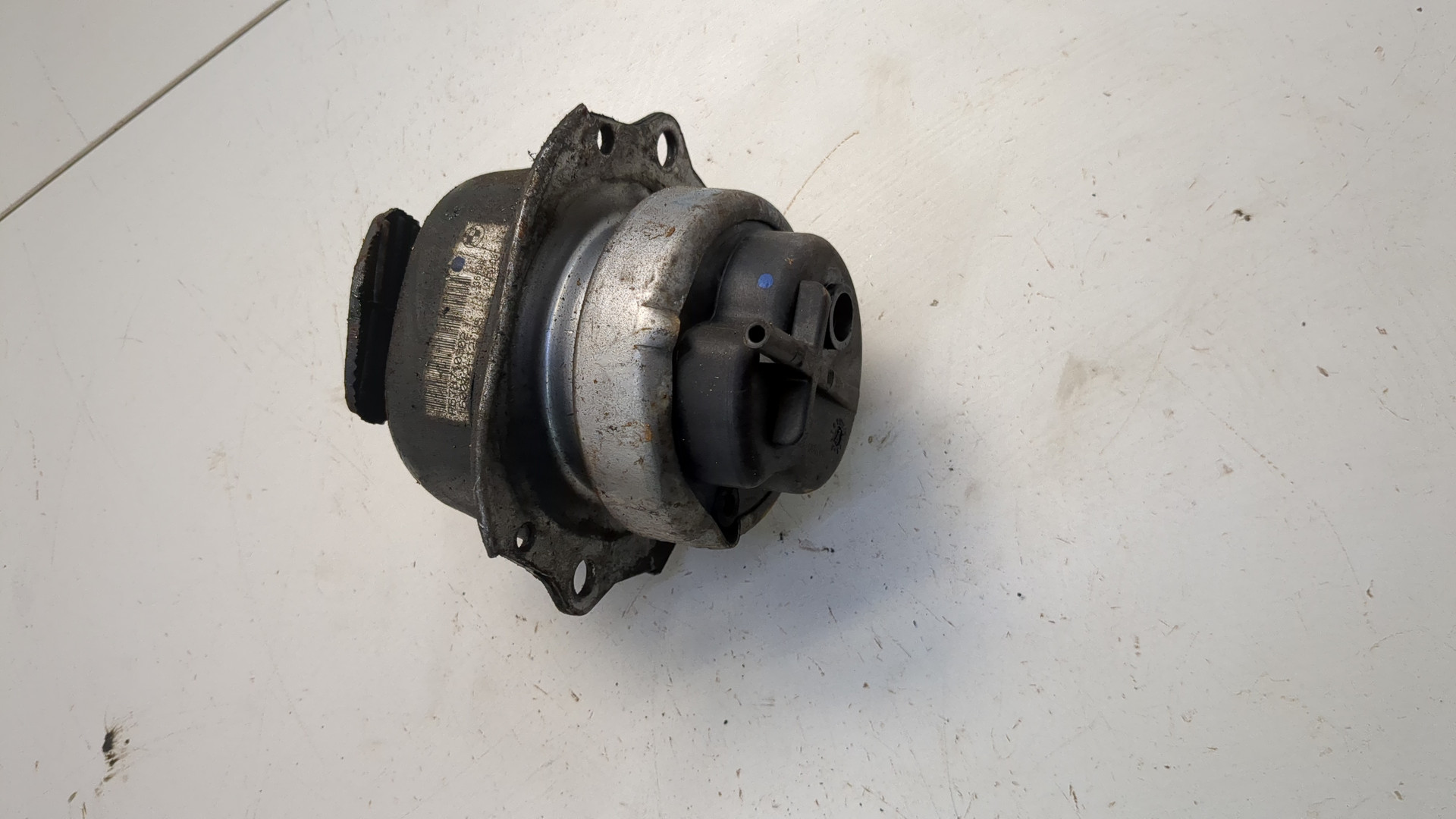 Опора двигателя