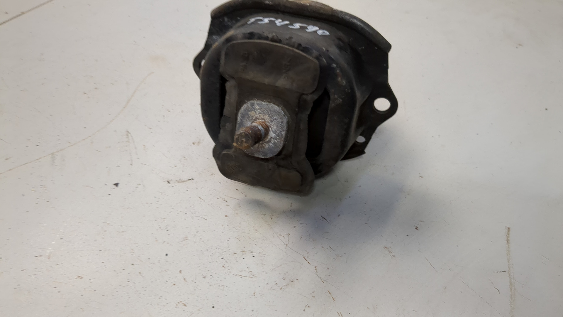 Опора двигателя