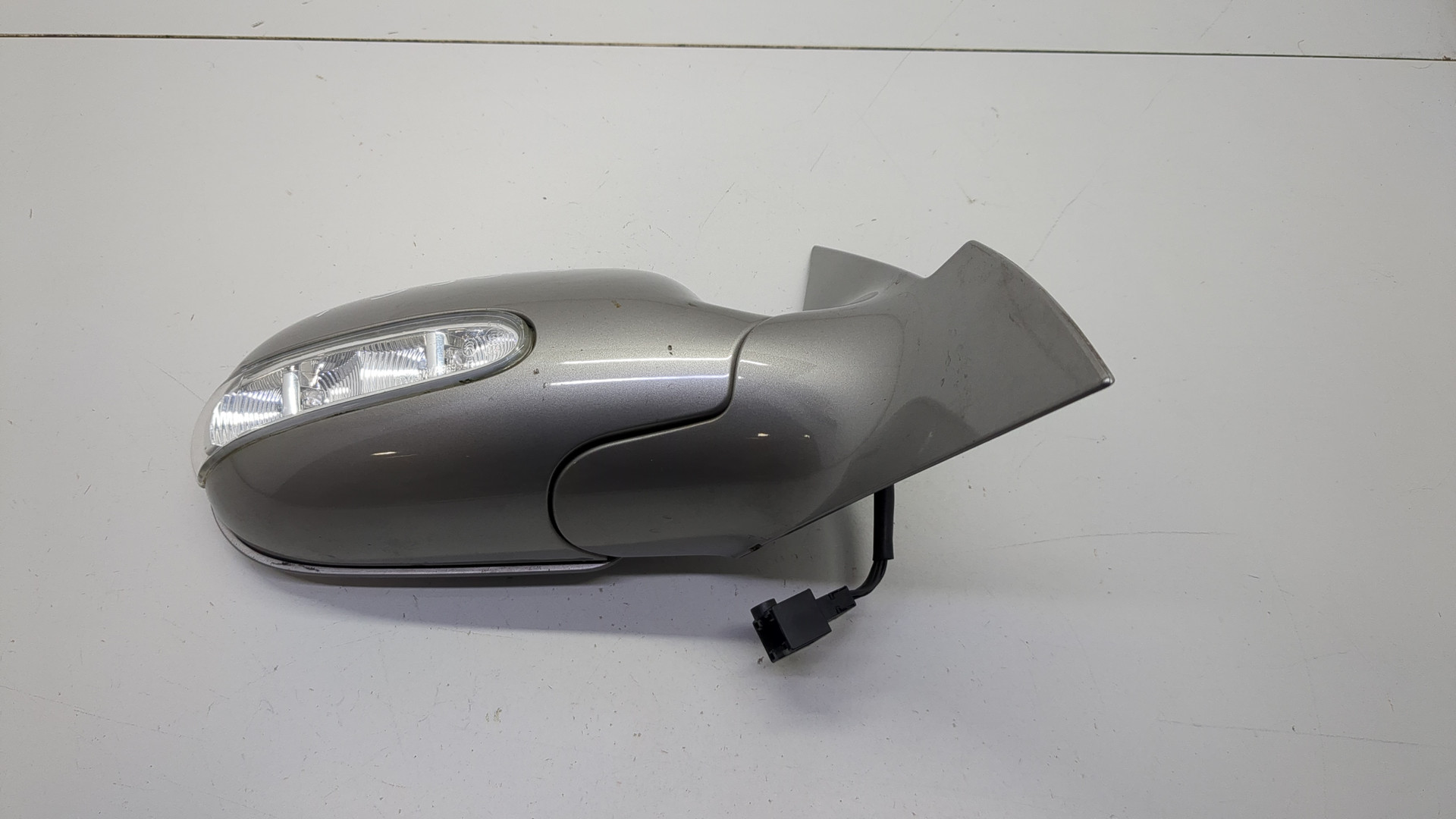 Зеркало правое электрическое