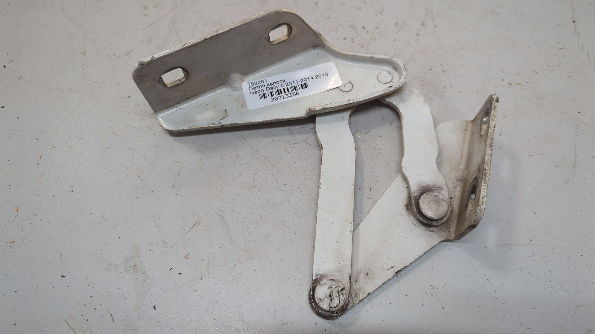 Петля капота правая