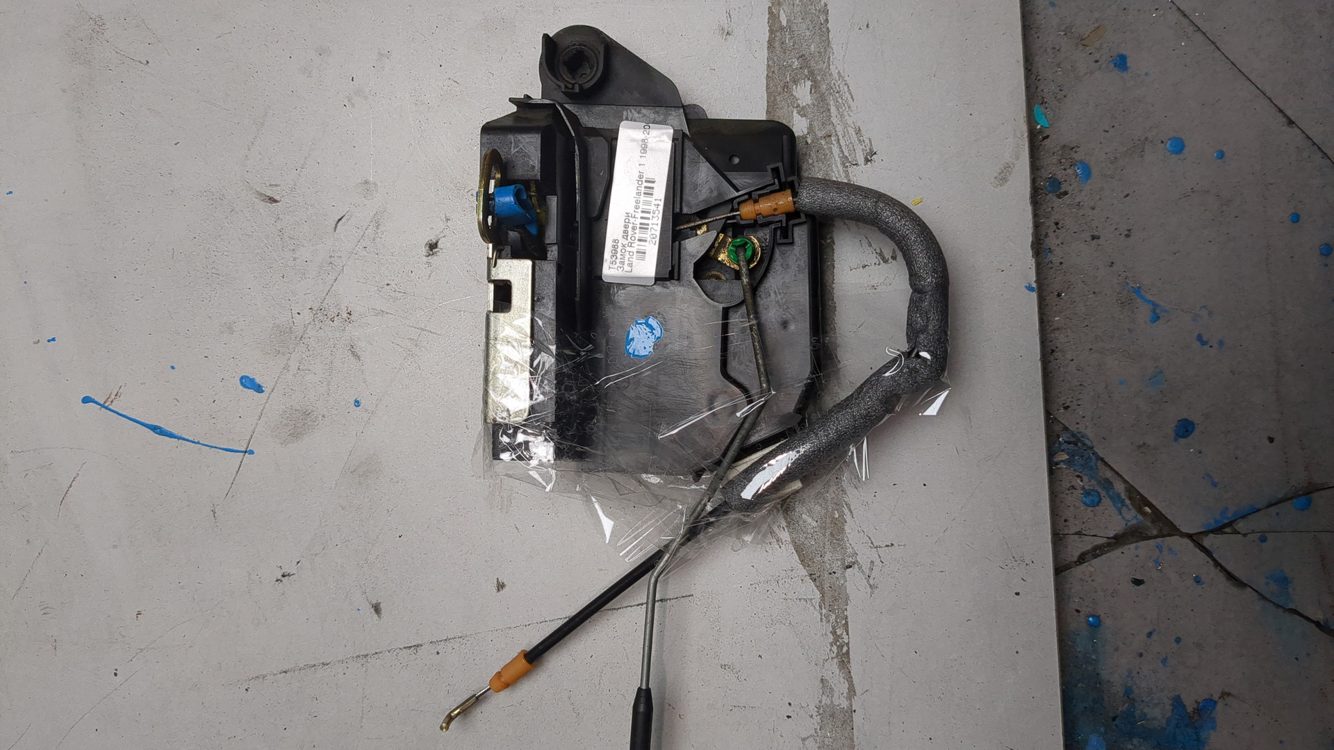 Замок двери передней правой