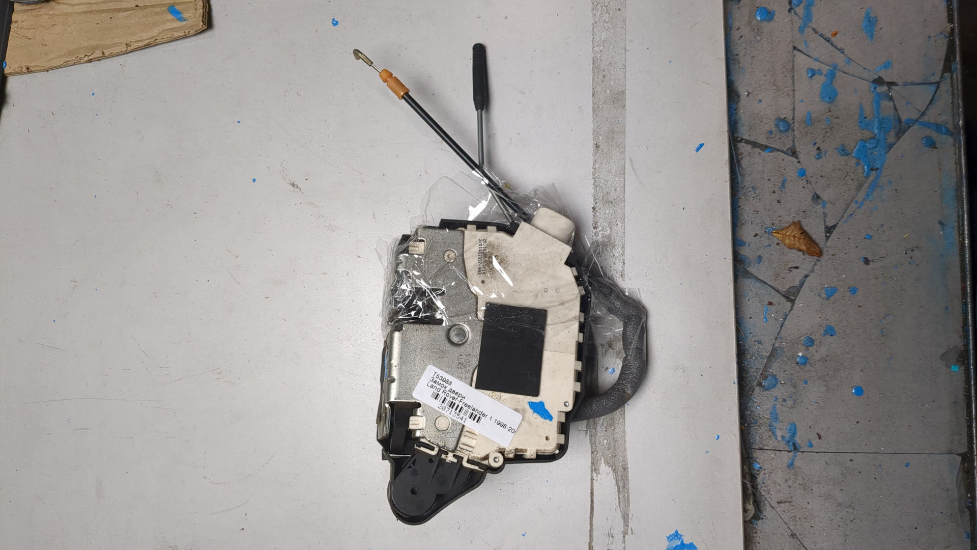 Замок двери передней правой