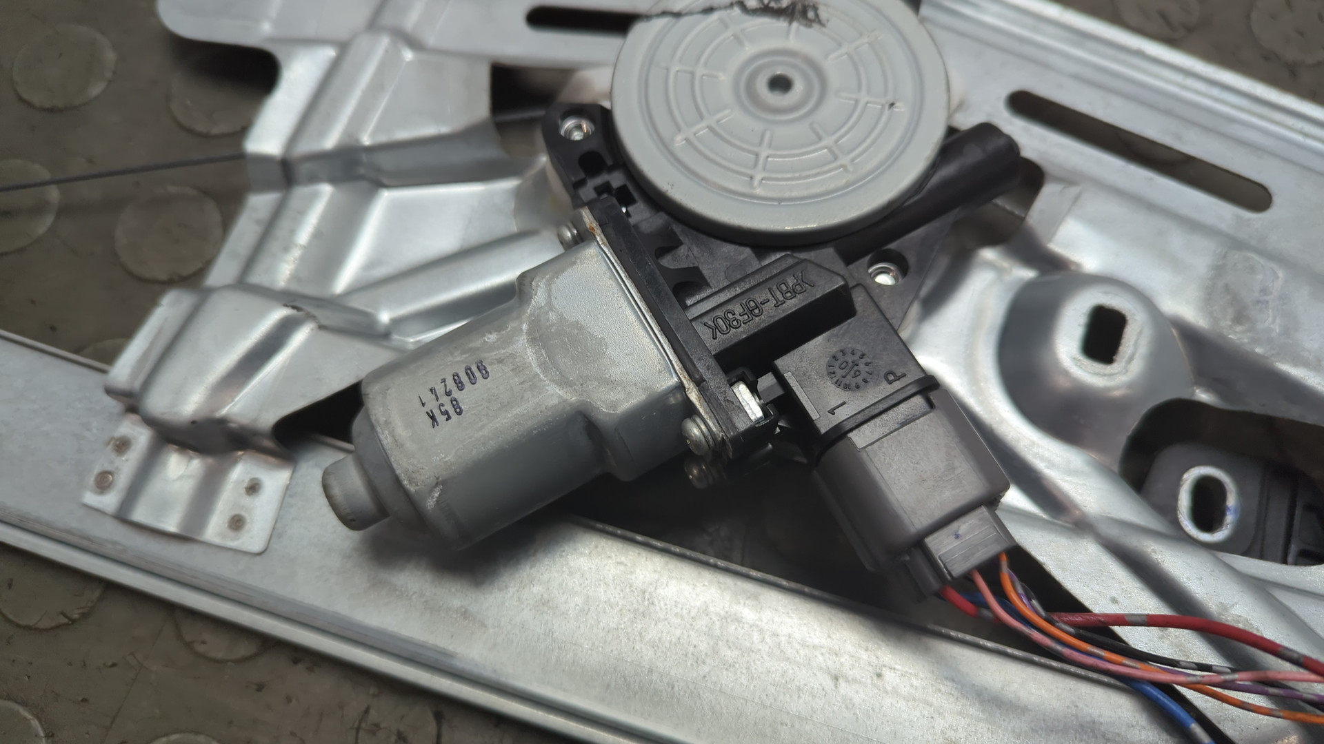 Стеклоподъемник электр. передний левый