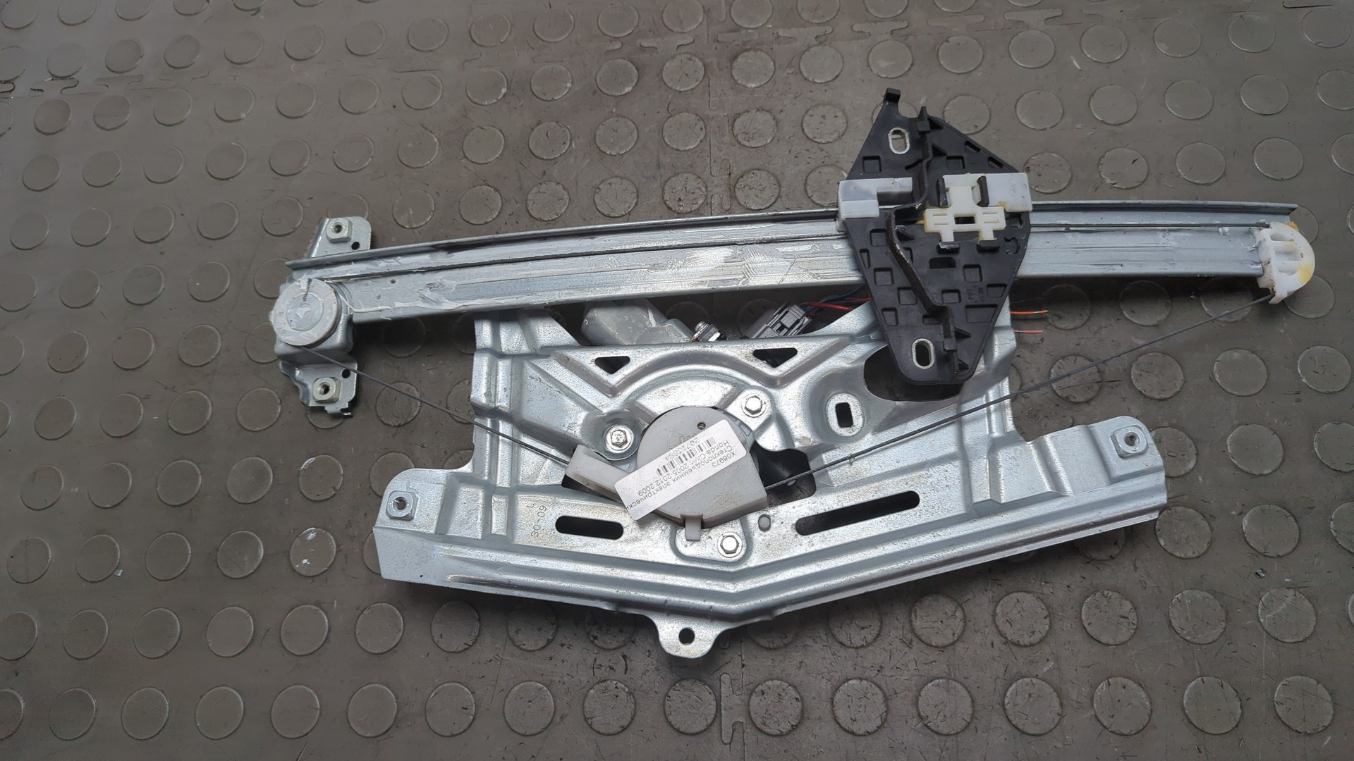 Стеклоподъемник электр. передний левый