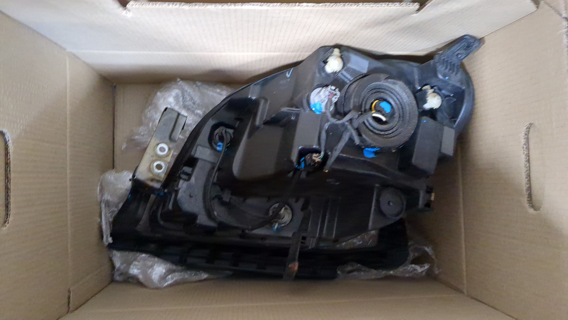 Фара правая