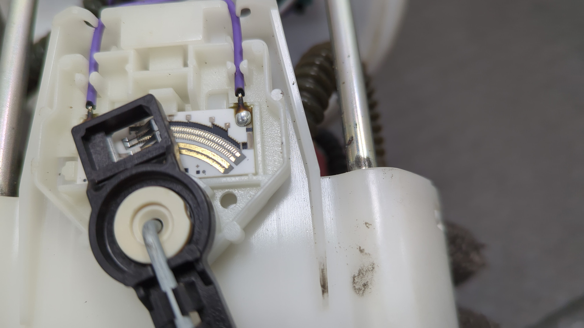 Насос топливный электрический