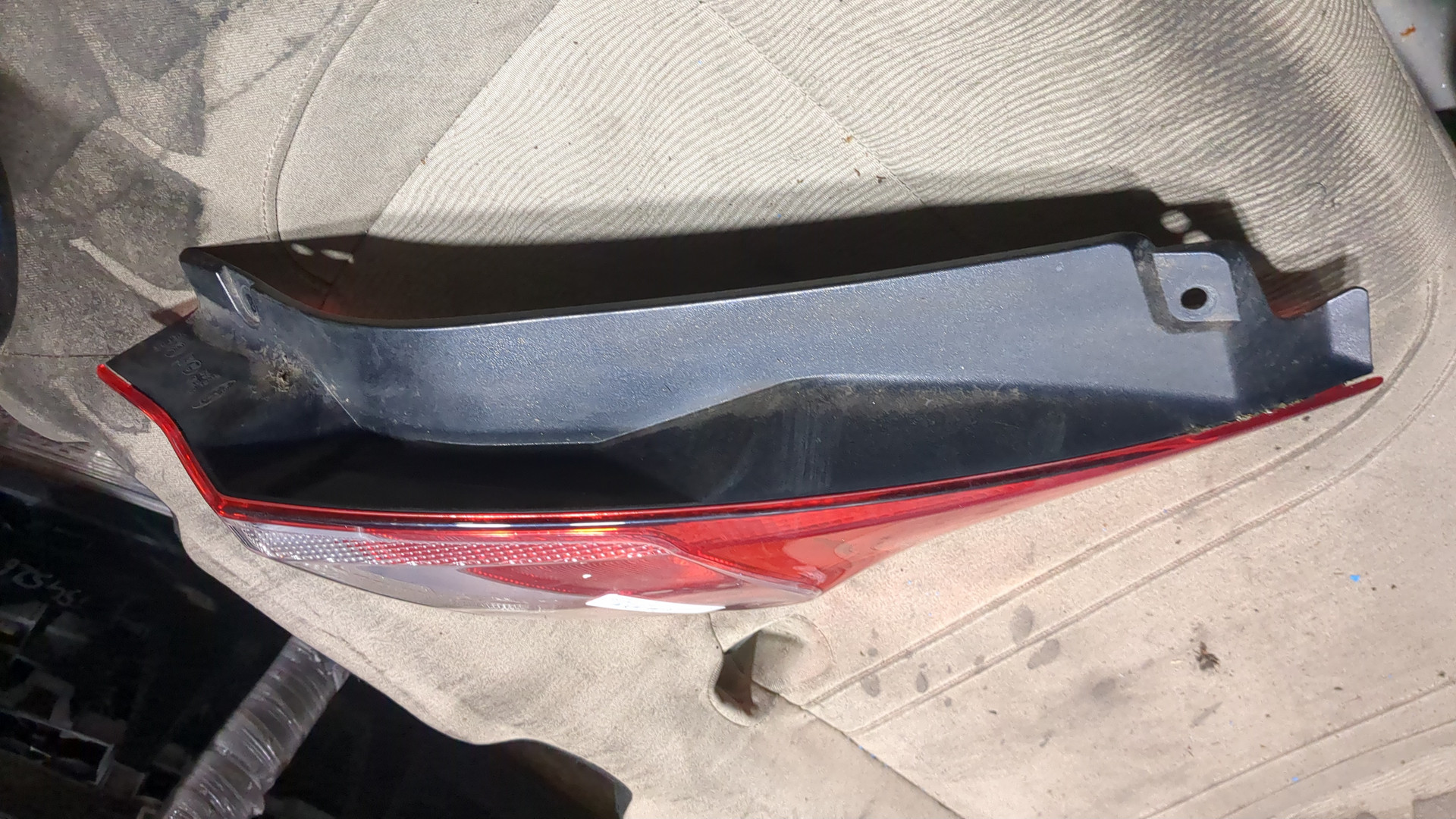 Фонарь задний правый