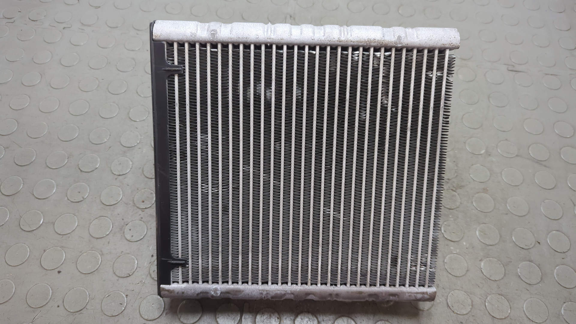 Радиатор кондиционера / конденсер