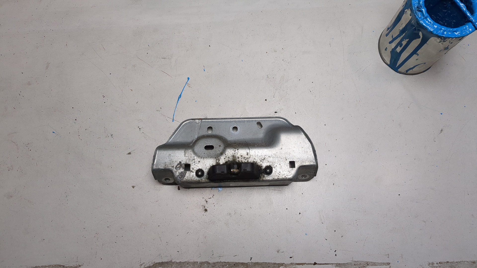 Замок багажника