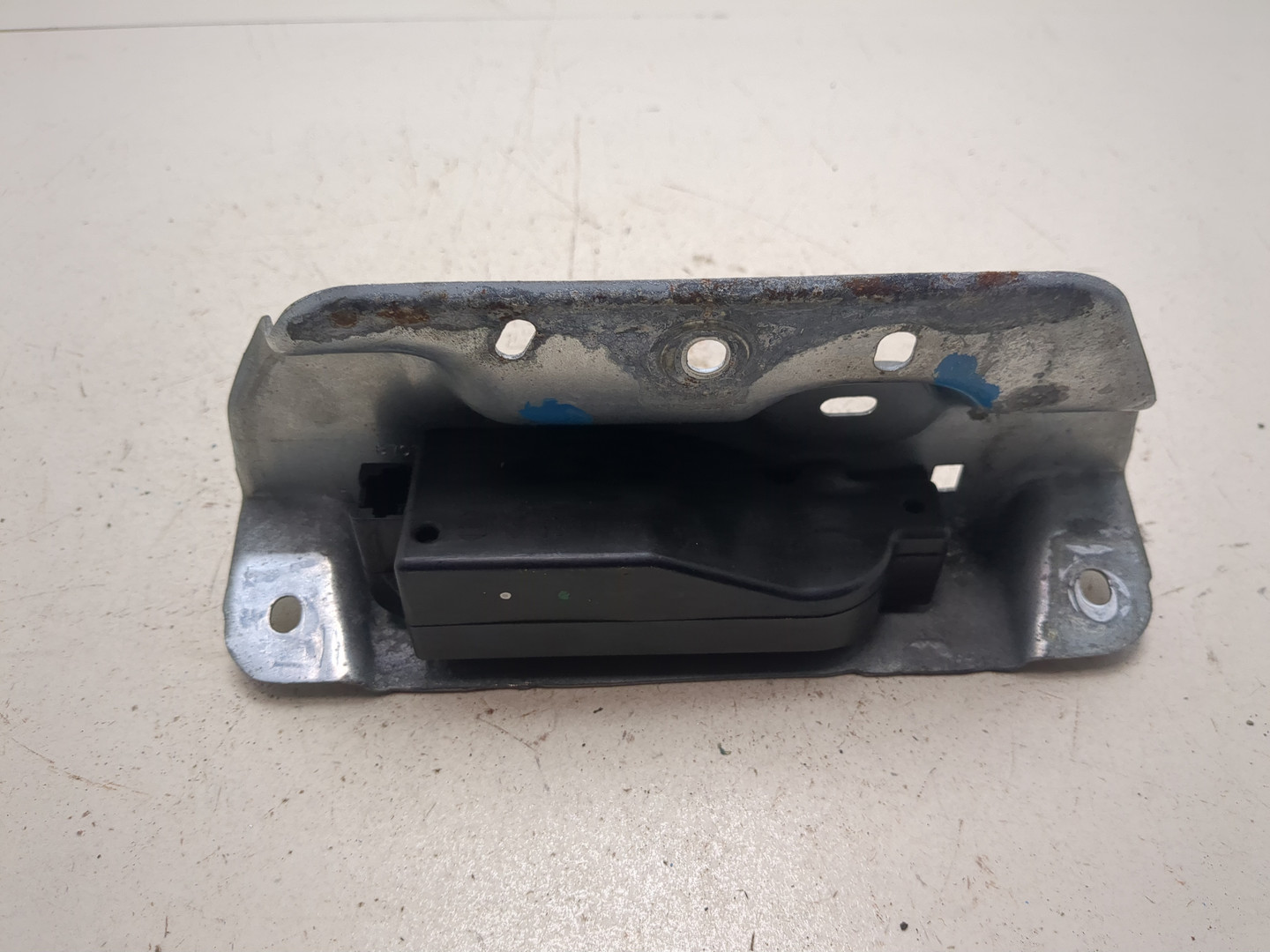 Замок багажника