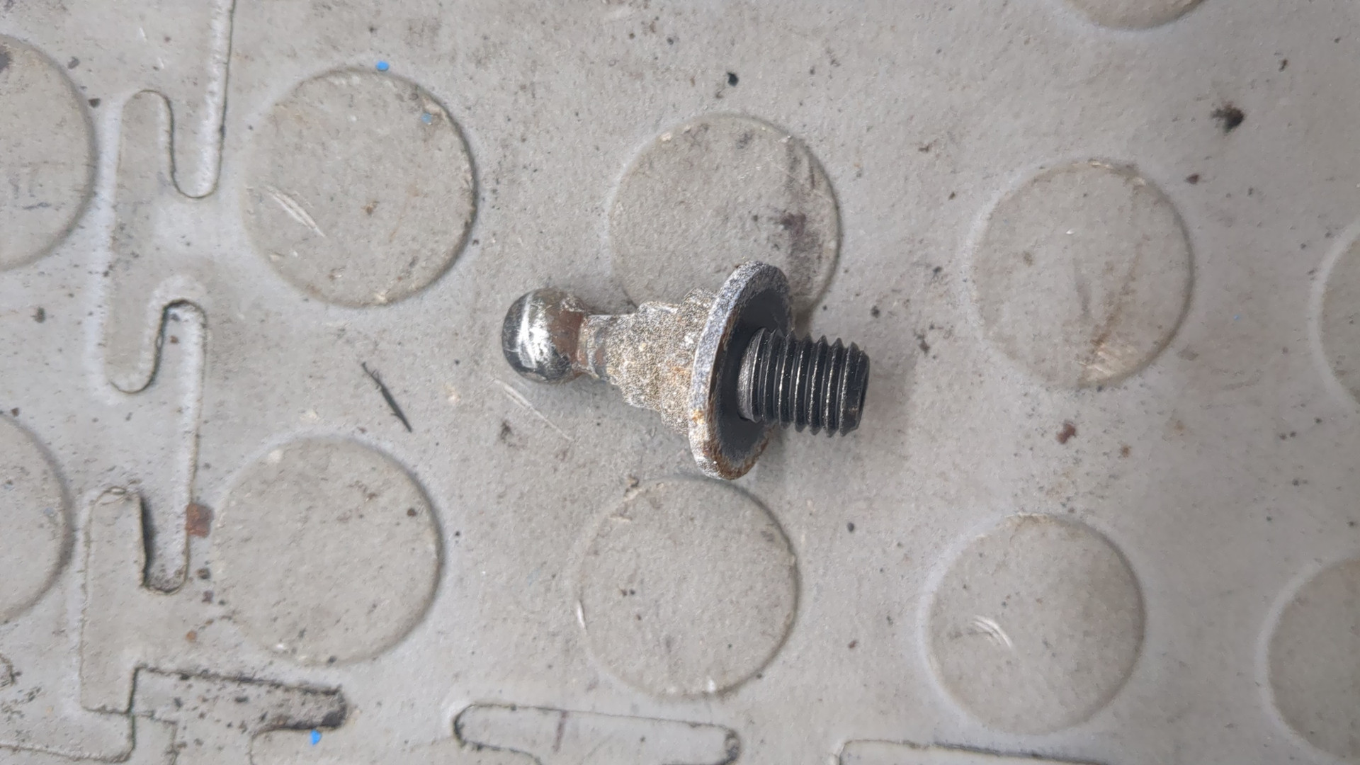 Кронштейн крышки багажника